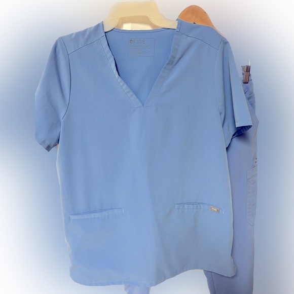 Figs Scrub Top and Bottom in color Ceil. - Picture 2 of 3